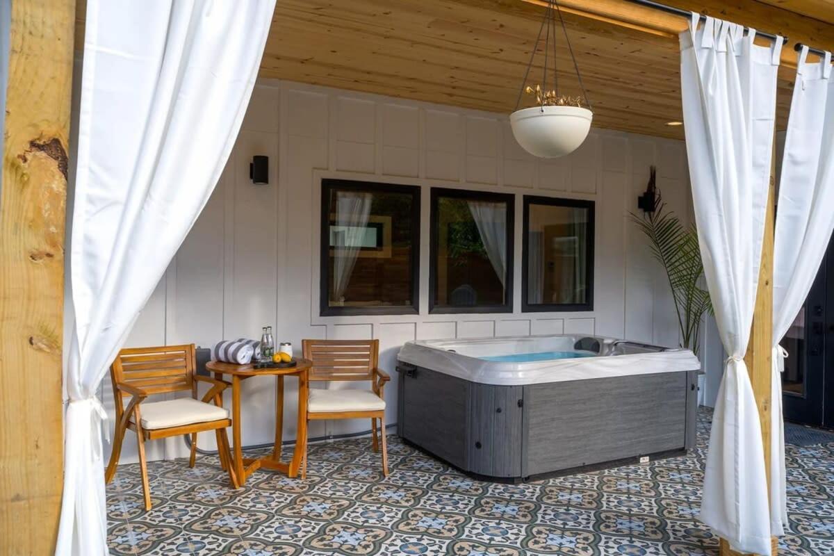 Petit Paradis Studio With Hot Tub Fredericksburg Dış mekan fotoğraf